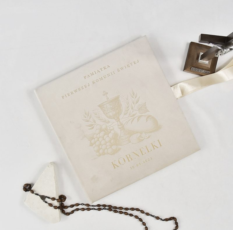 Welurowy album komunijny ,,Duchowa Podróż ''