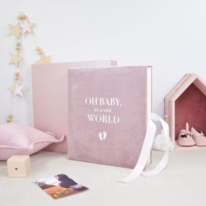 Welurowy album na zdjęcia + opakowanie ,, Dziecięce wspomnienia ''