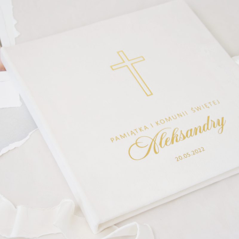 Welurowy album komunijny ,, Anielska Czystość''