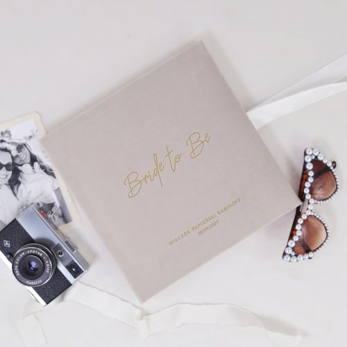 Welurowy album WIECZÓR PANIEŃSKI  ,,Bride to Be ''