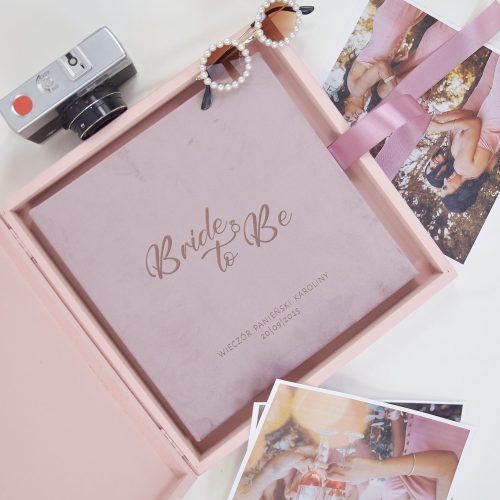 Album na wieczór panieński „Liliowy Wieczór” – welurowy album na zdjęcia